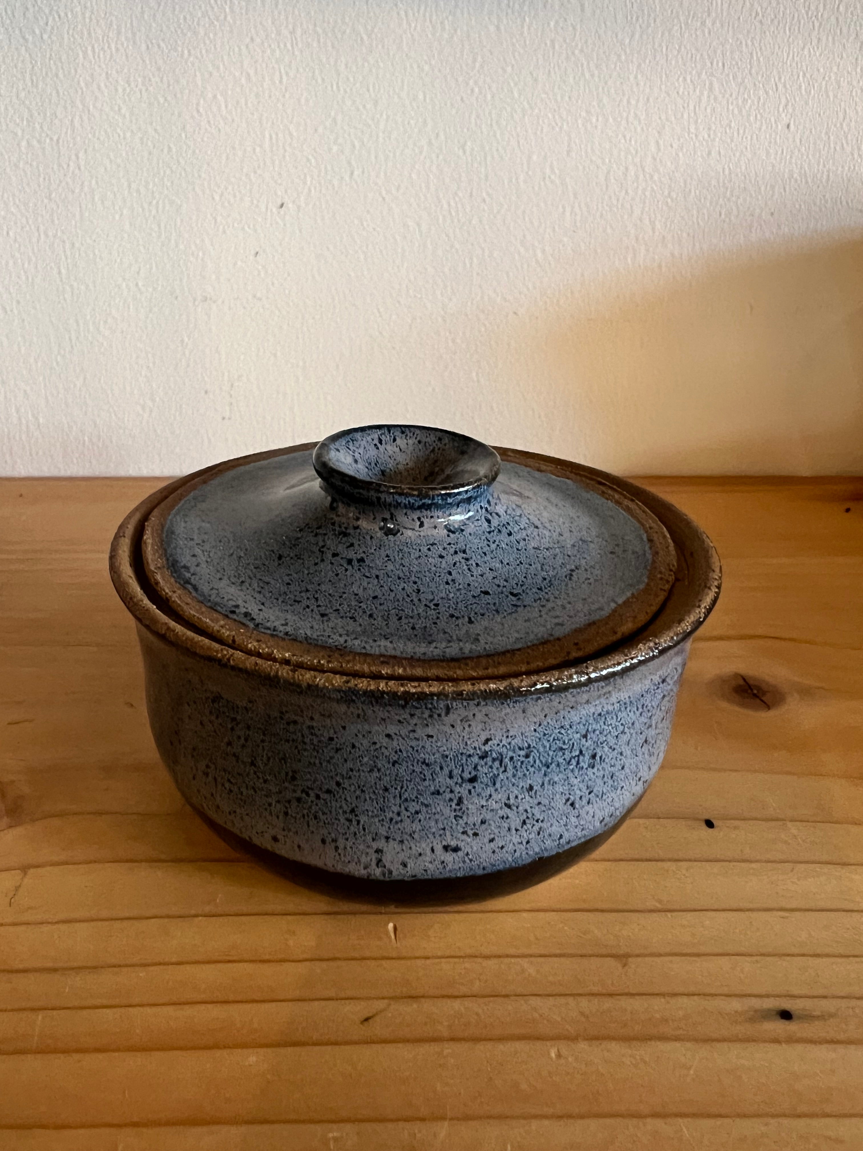 Sugar bowl with lid