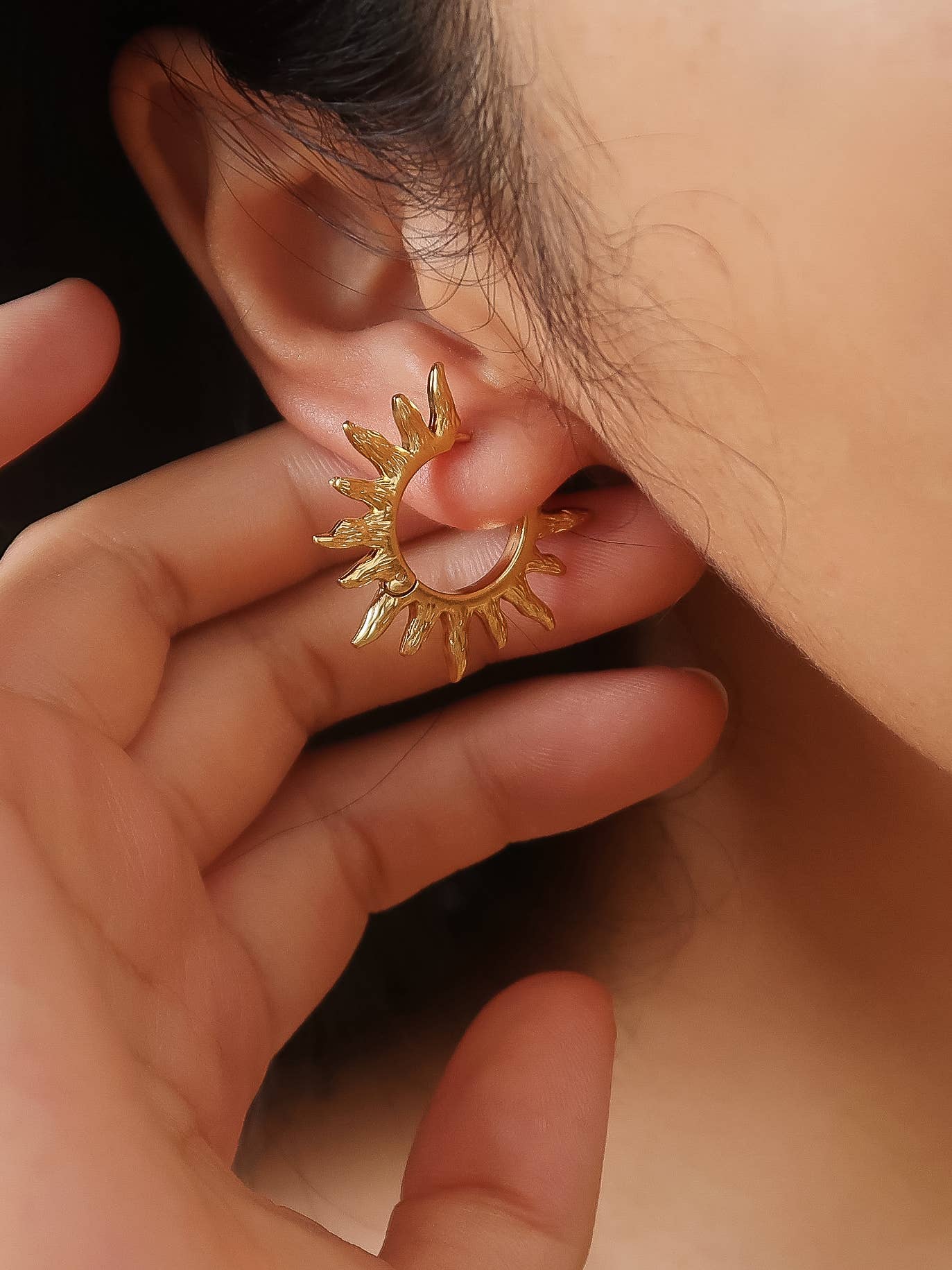 Sablière 18K Gold Non-Tarnish Sunburst Hoop Earrings: Yellow Gold, photo 4 of 5