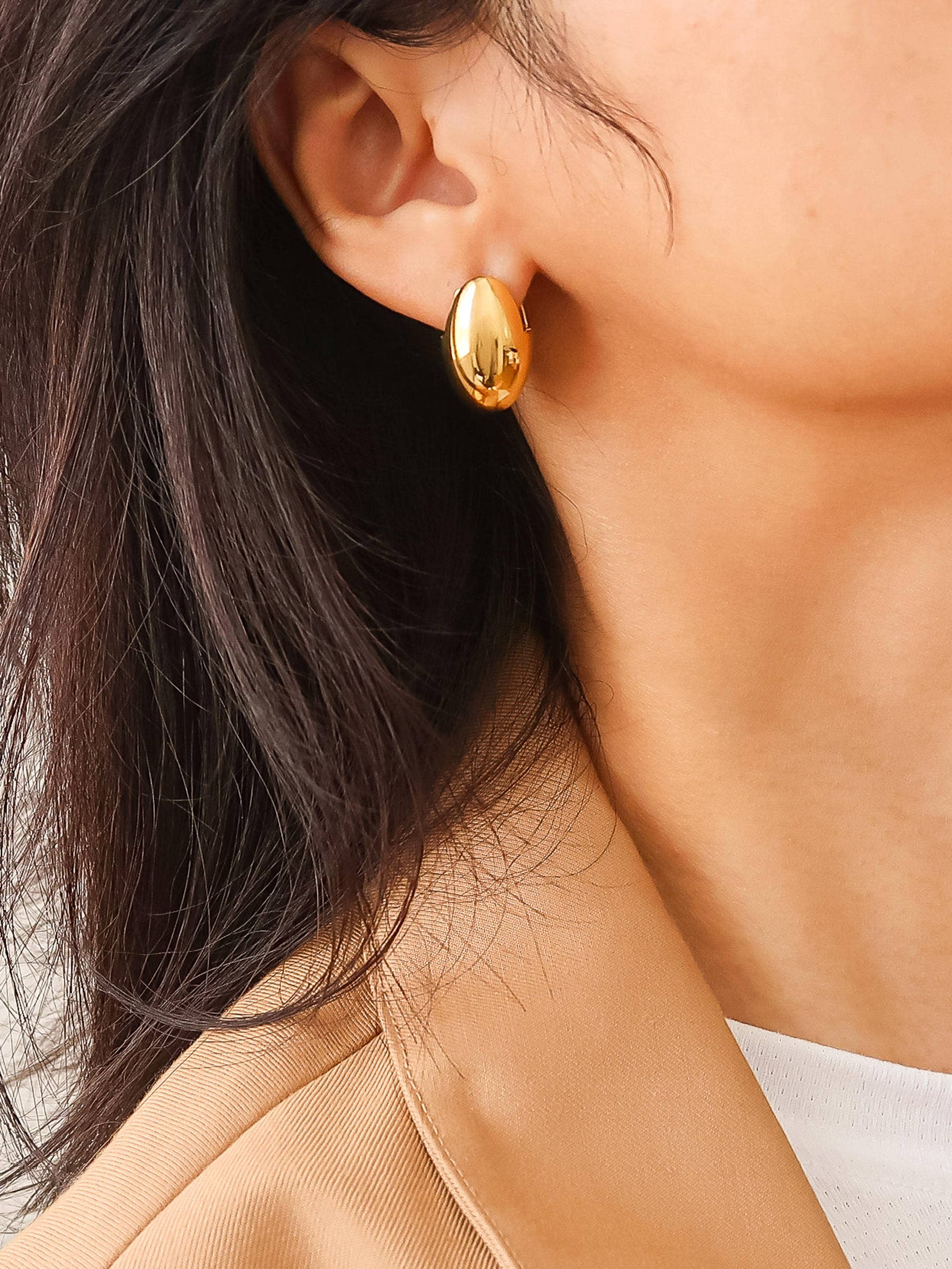 Elio 18K Gold Non-Tarnish Classic Oval Droplet Earring: Yellow Gold, photo 2 of 4