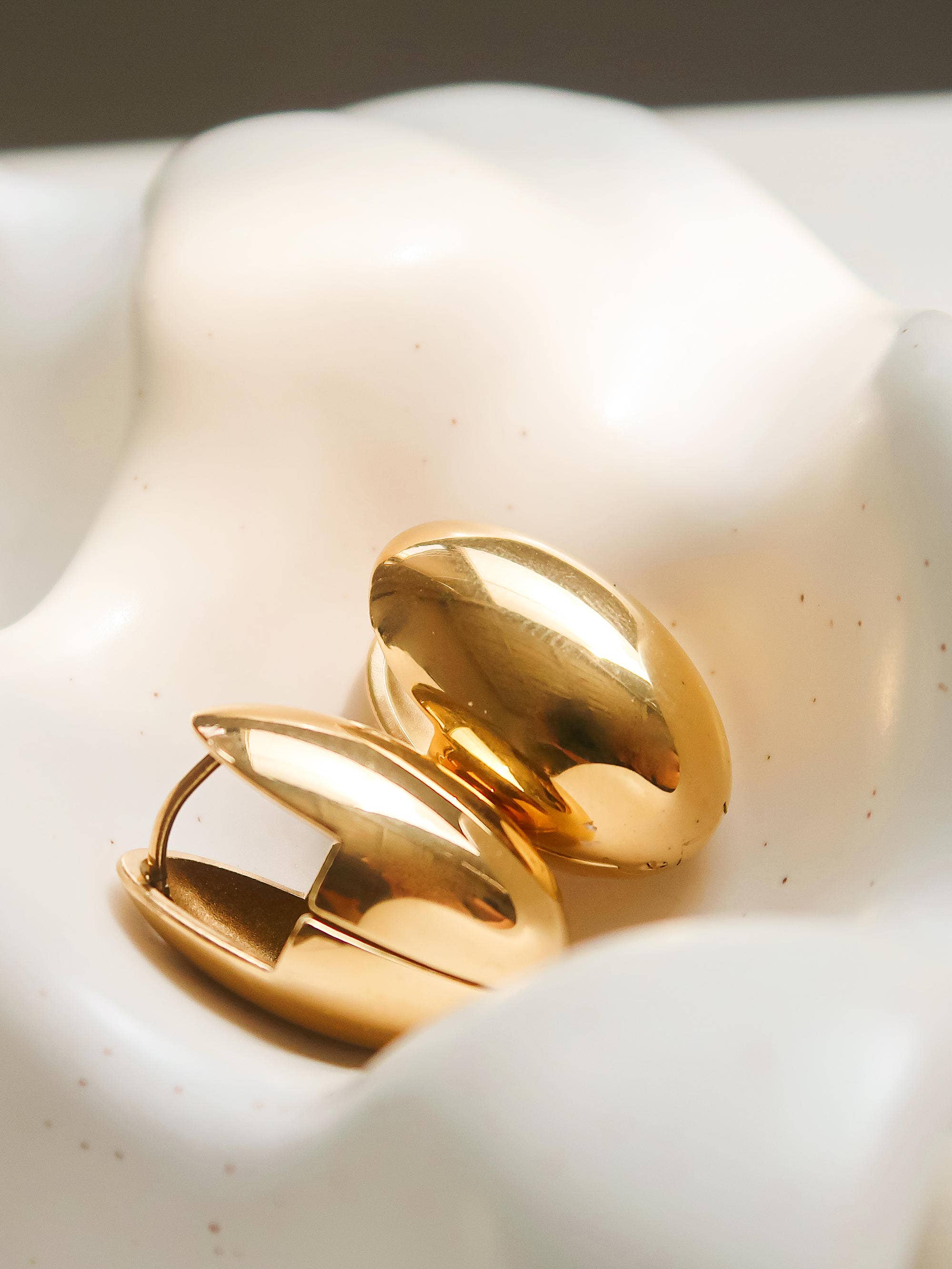 Elio 18K Gold Non-Tarnish Classic Oval Droplet Earring: Yellow Gold, photo 1 of 4