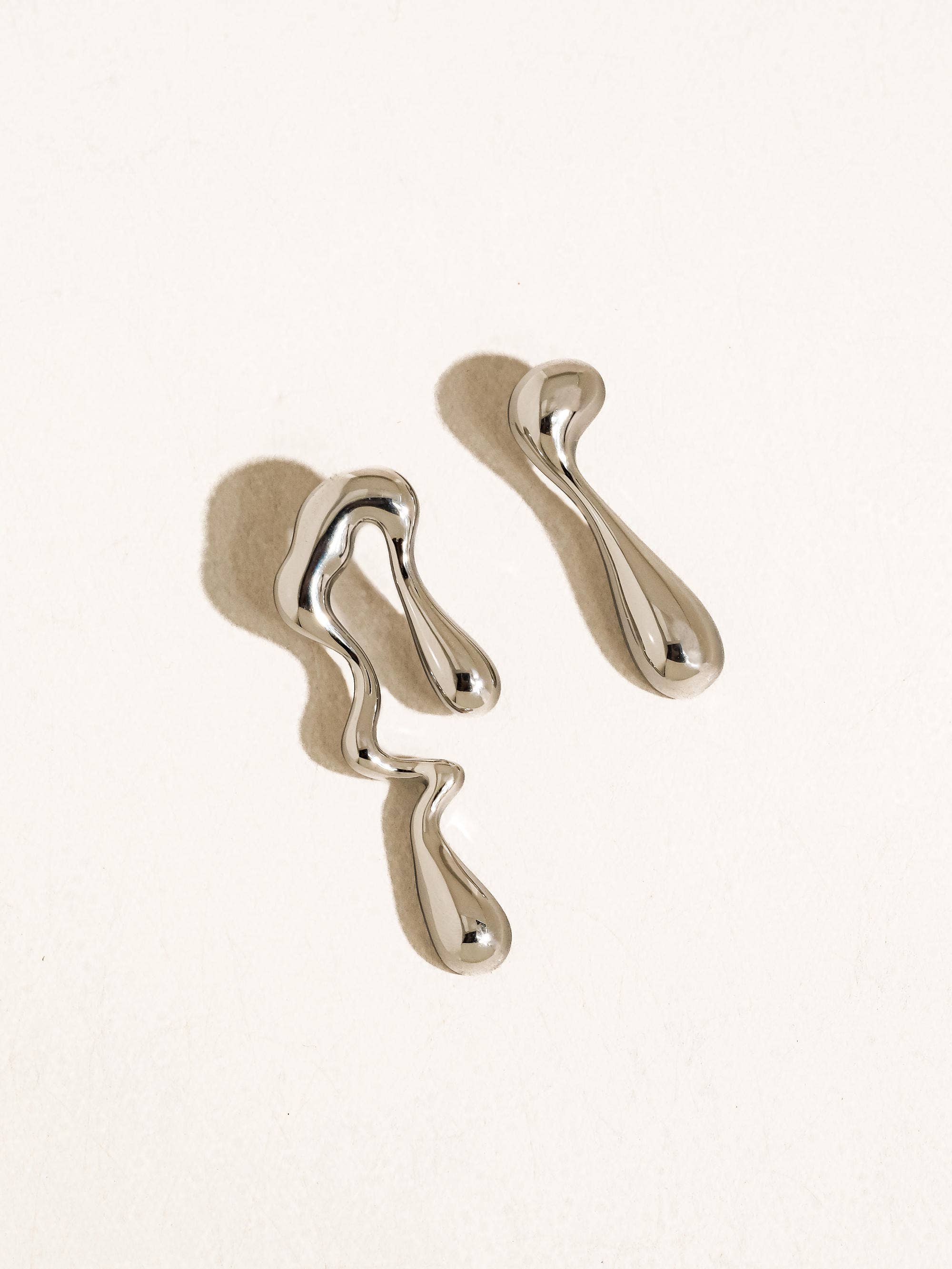 Roma 18K Gold Non-Tarnish Mismatch Melted Earring: Yellow Gold, photo 6 of 6