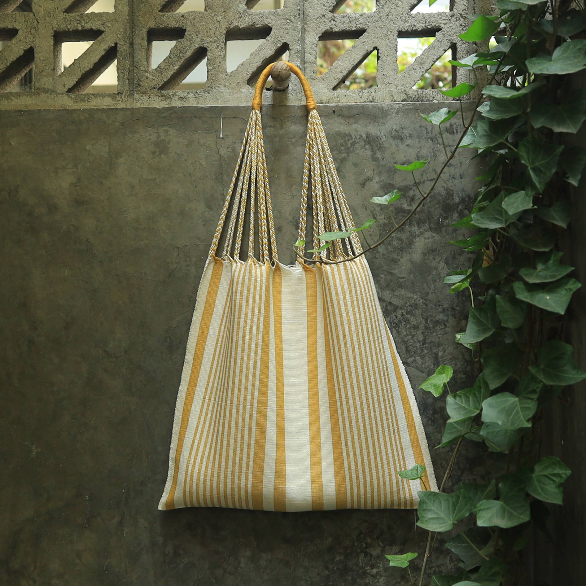Las Rayas Tote Hand Woven Chiapas - k'an - Gold, photo 2 of 3