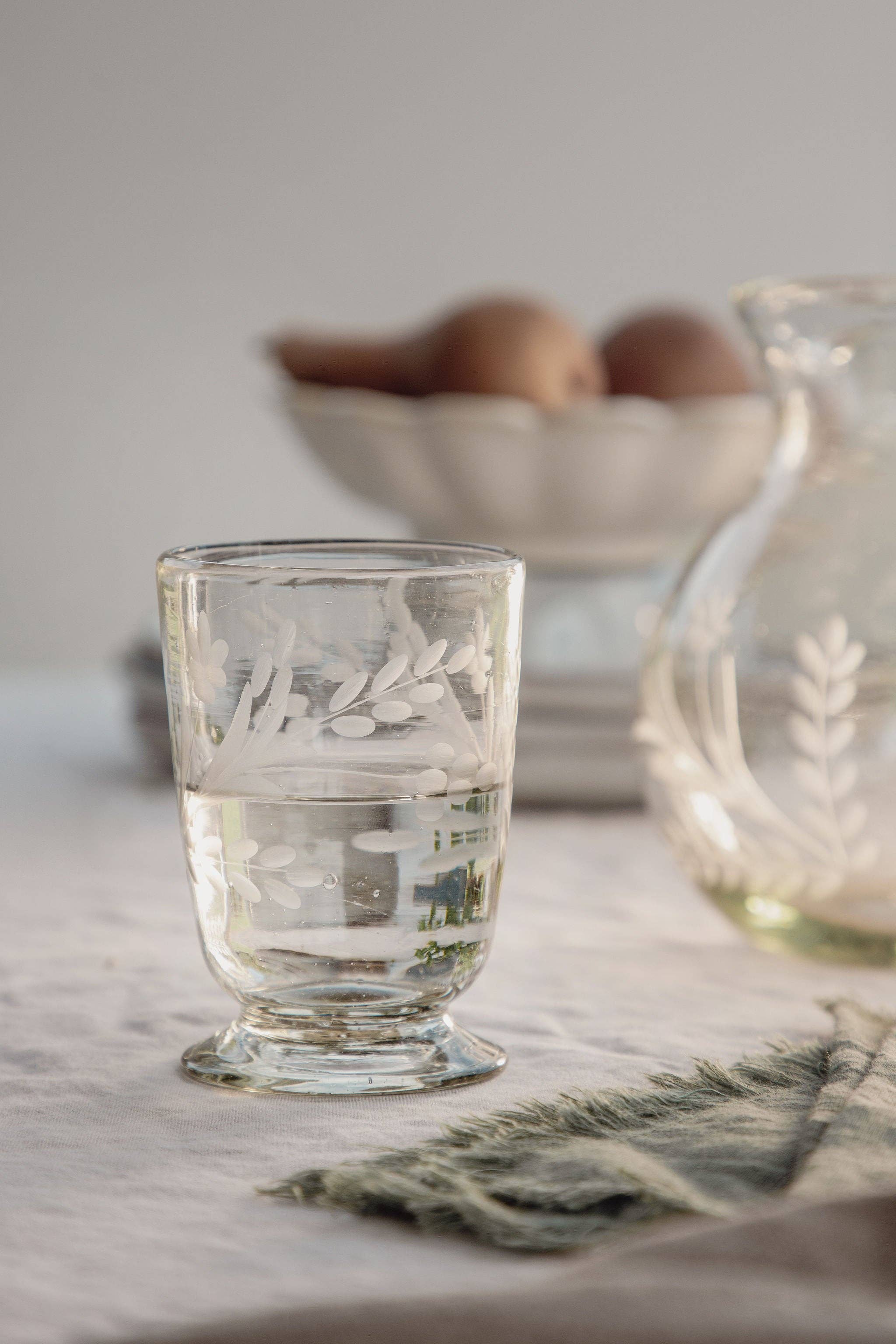 Hand-etched Blown Footed Glass: Wine Glass, photo 2 of 7