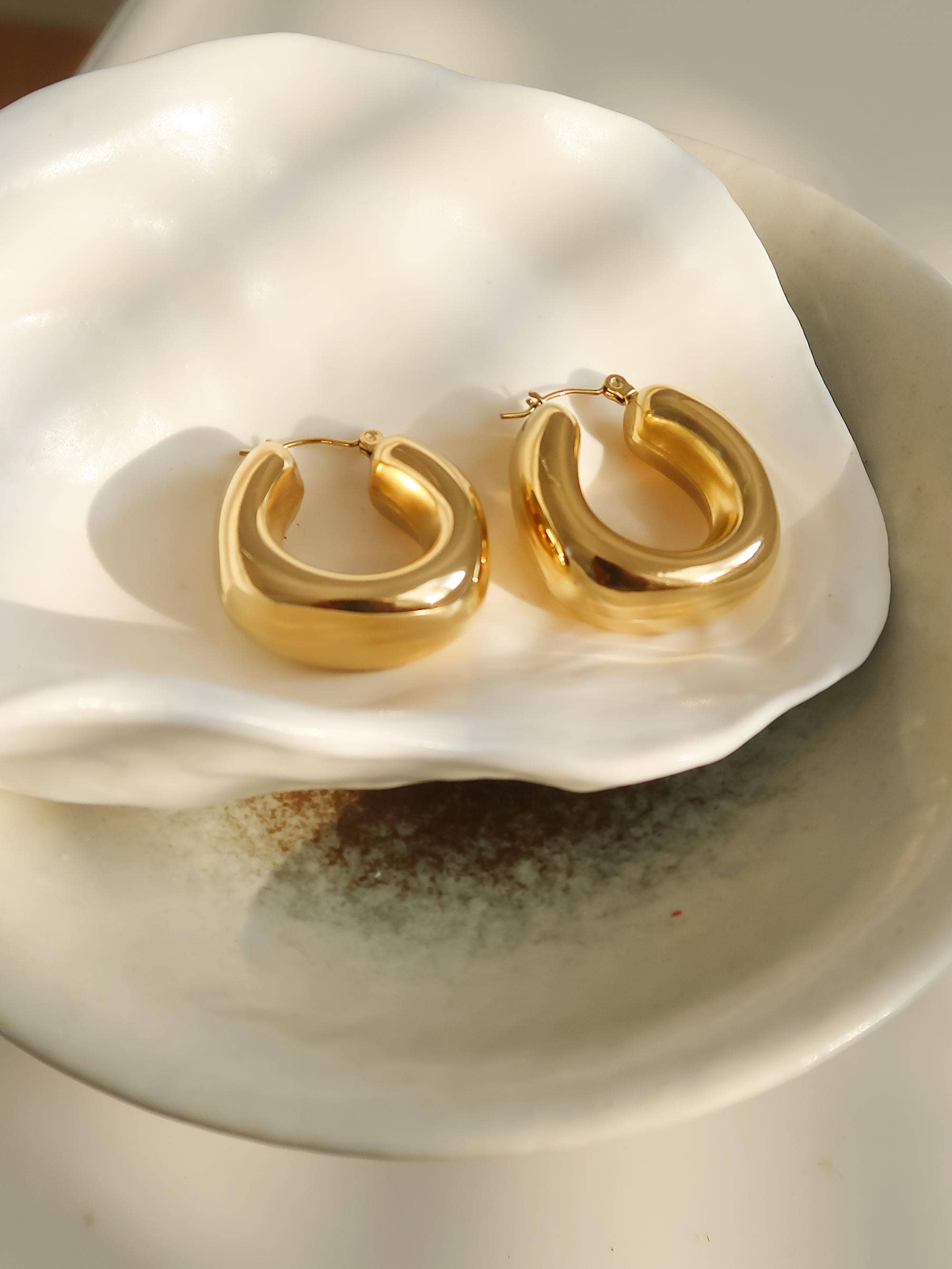 Hunter 18K Gold Non-Tarnish Classic U Hoop Earring: Silver, photo 4 of 6