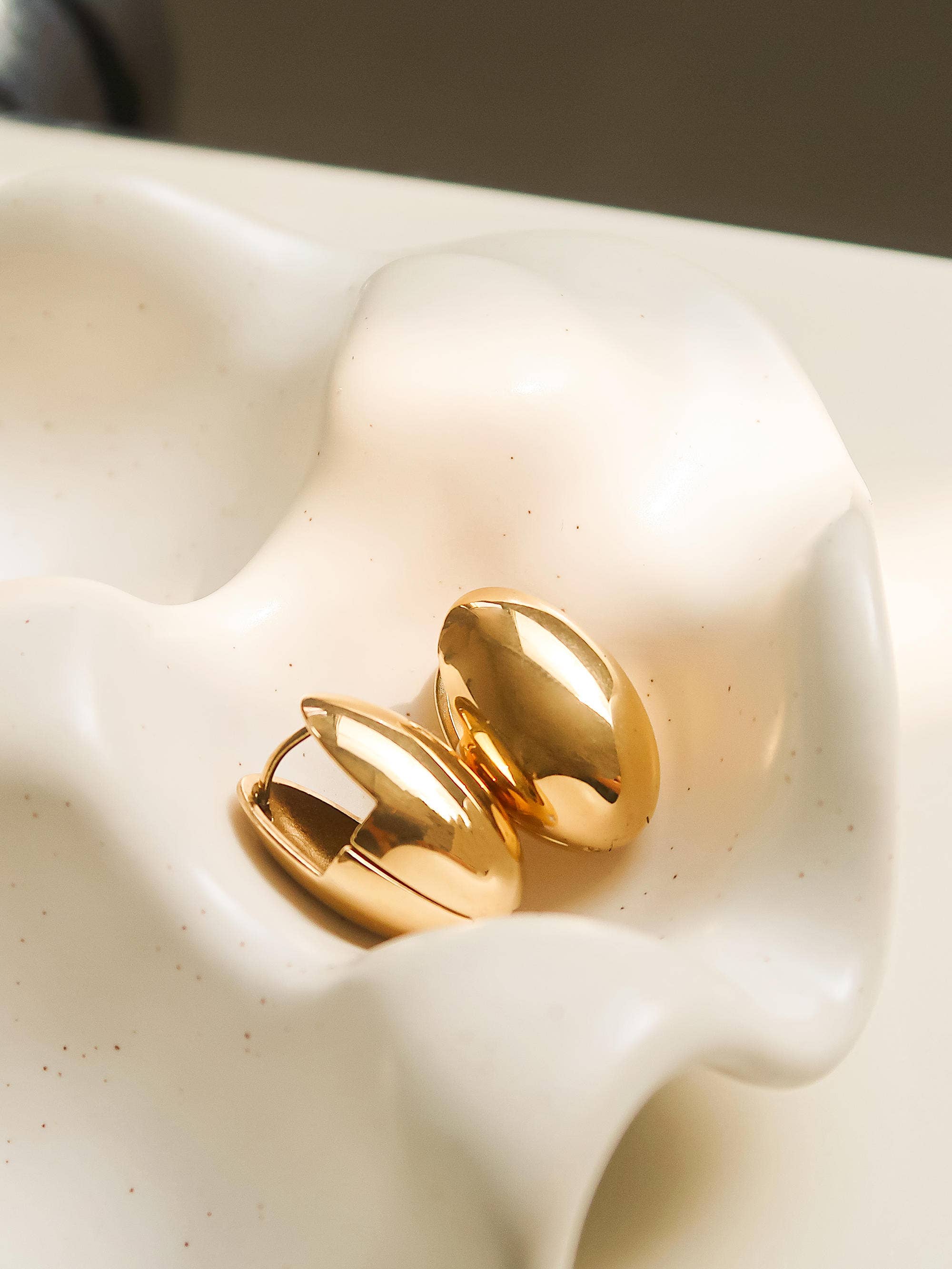 Elio 18K Gold Non-Tarnish Classic Oval Droplet Earring: Yellow Gold, photo 3 of 4