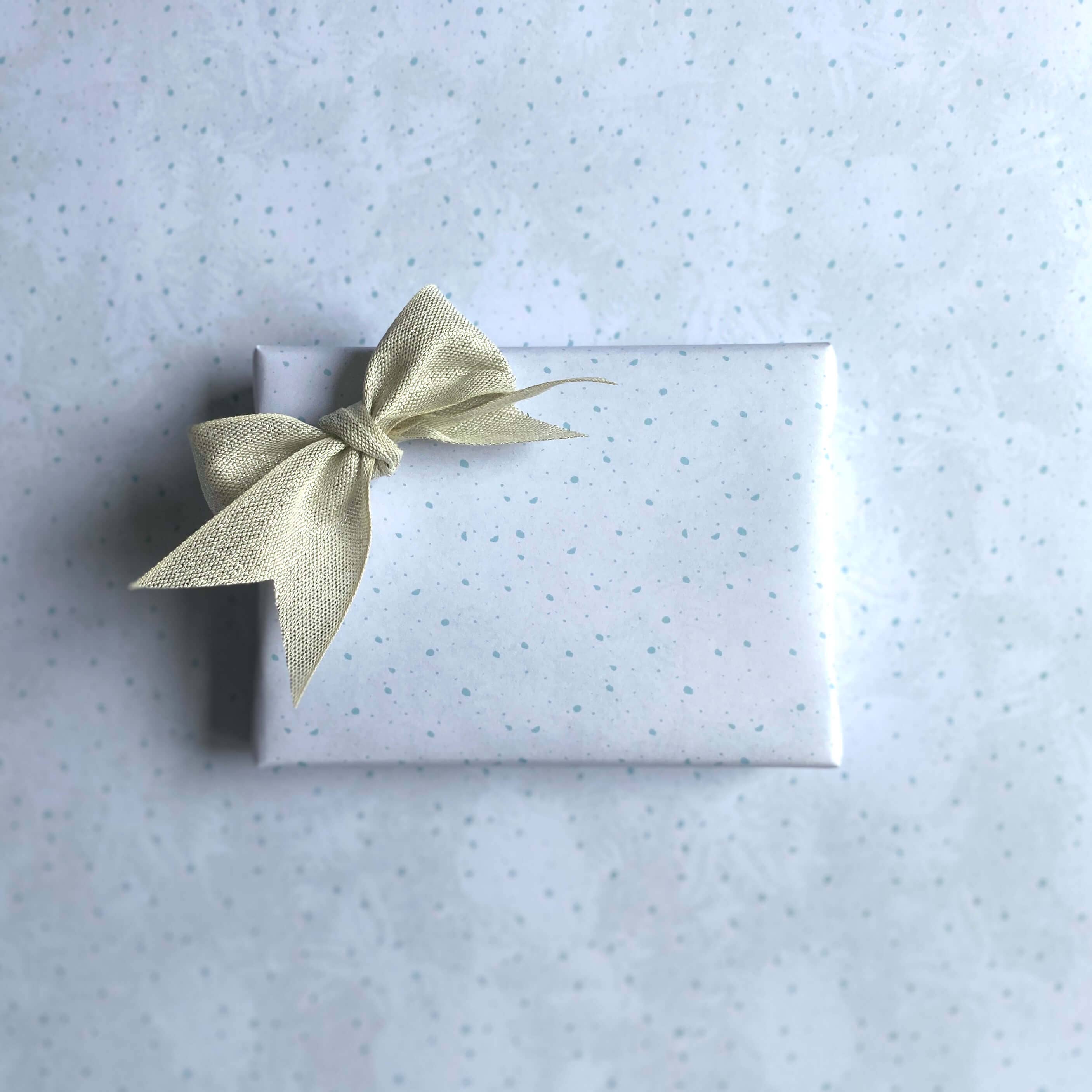 Arctic Hare Wrapping Paper: Rolls of 3 Sheets, photo 4 of 6