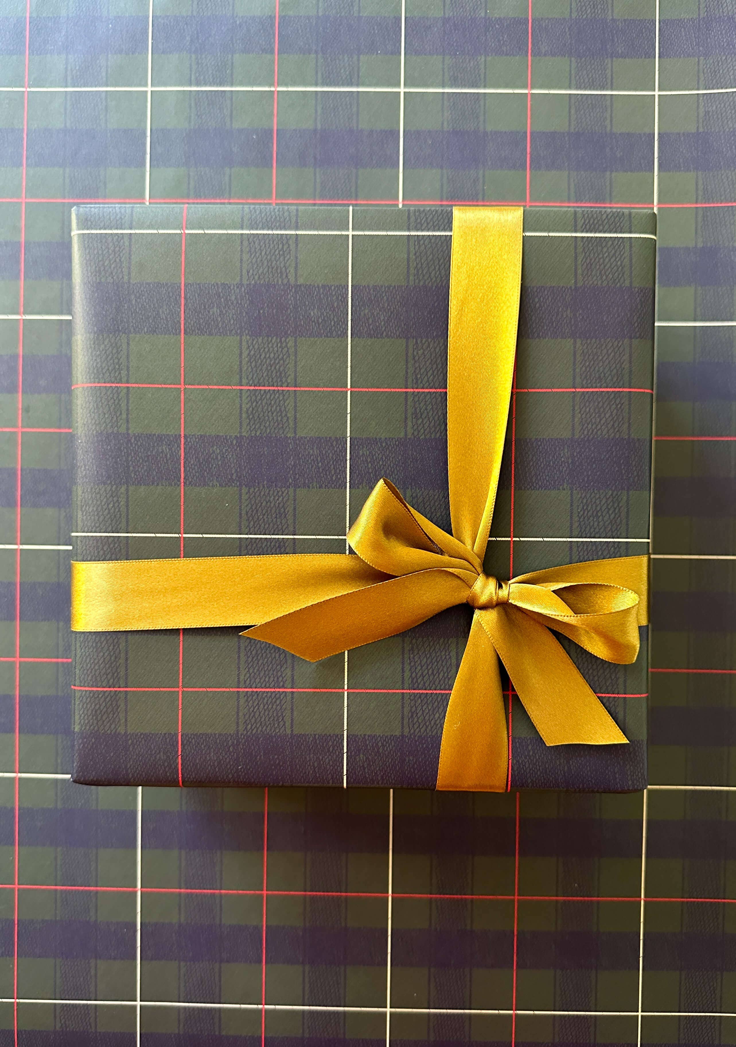 Plaid Christmas Wrapping Paper: Rolls of 3 Sheets, photo 6 of 8