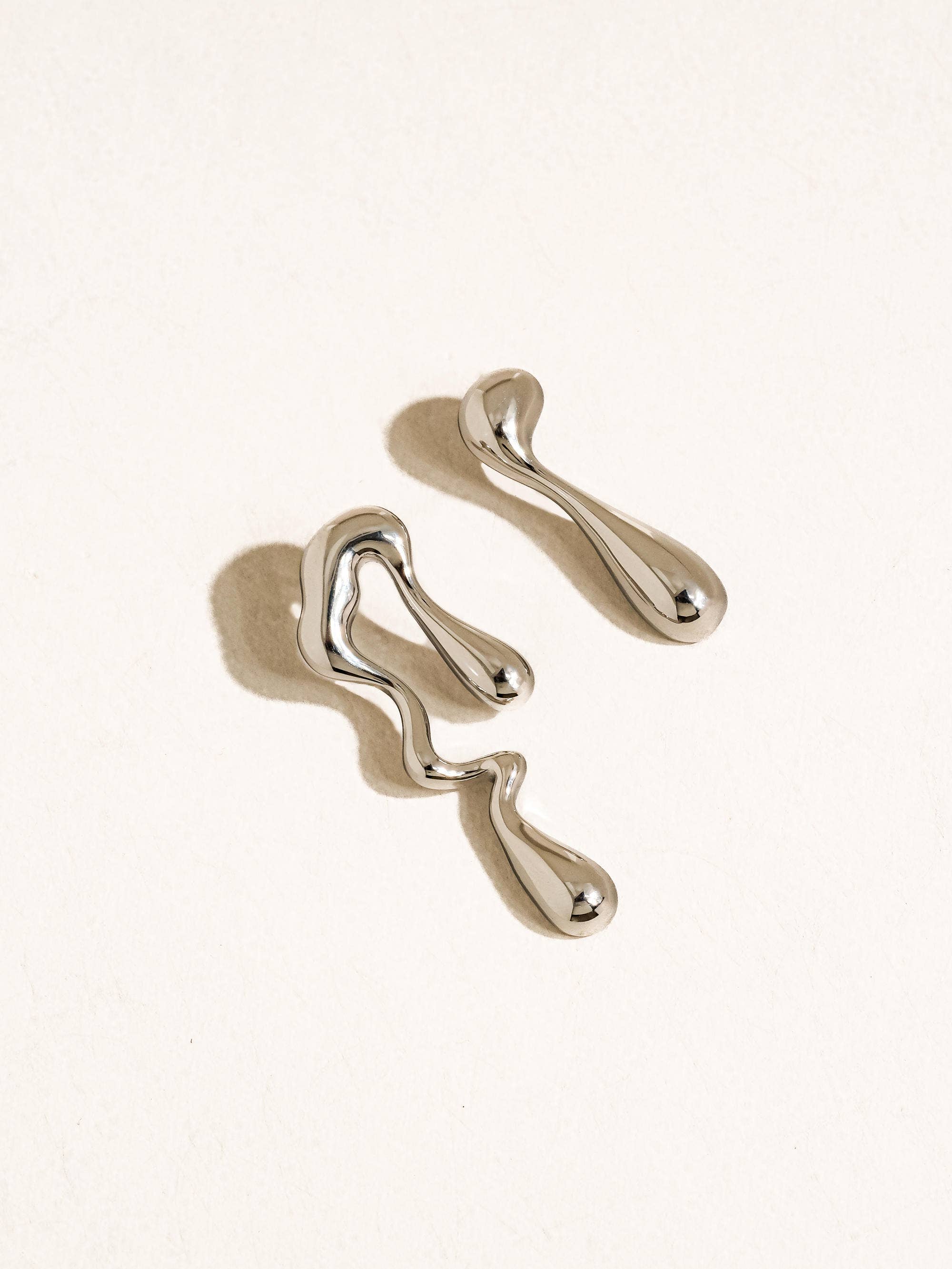 Roma 18K Gold Non-Tarnish Mismatch Melted Earring: Yellow Gold, photo 3 of 6