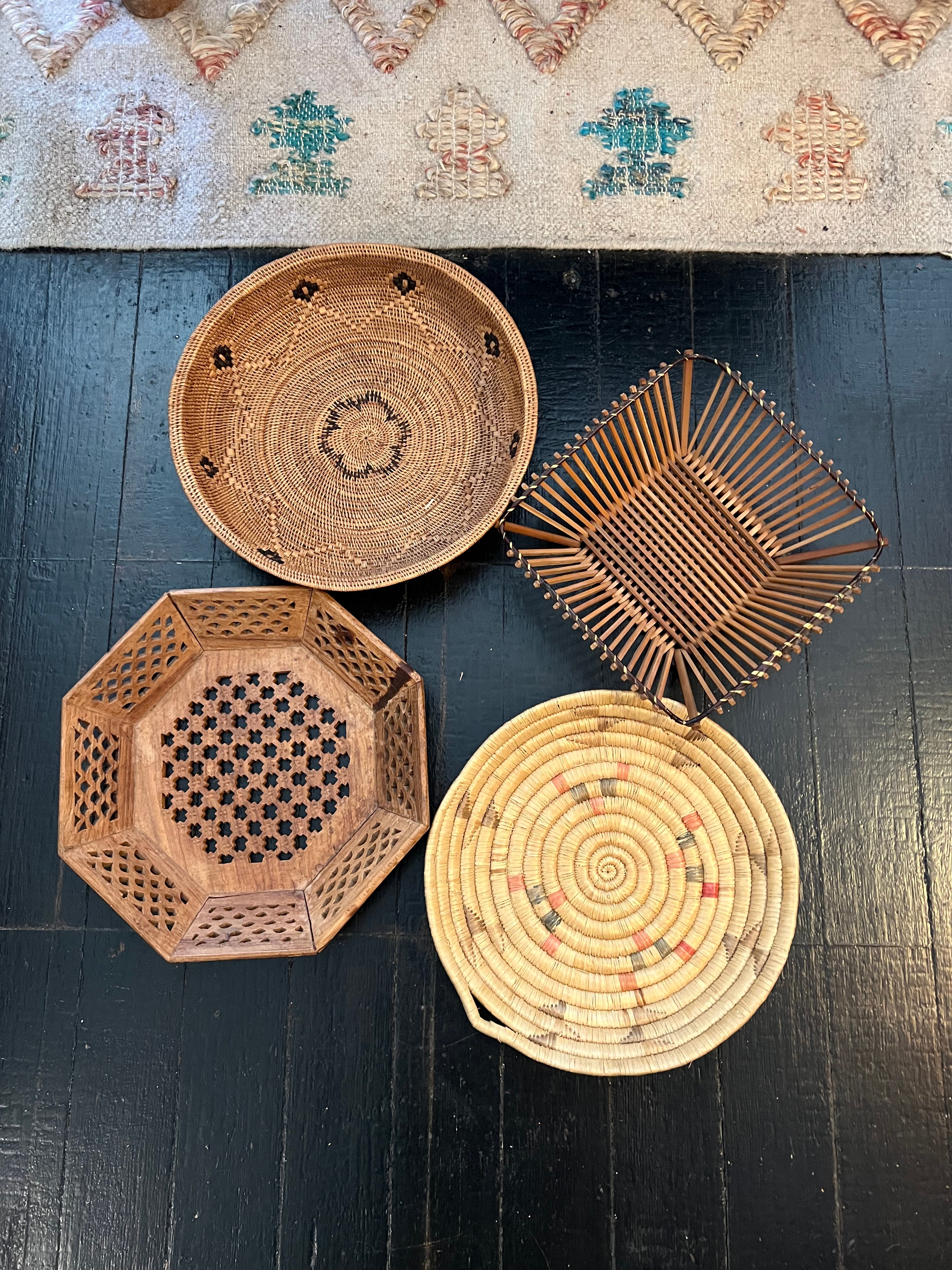 Medium basket/ trays - Misc, photo 1 of 2