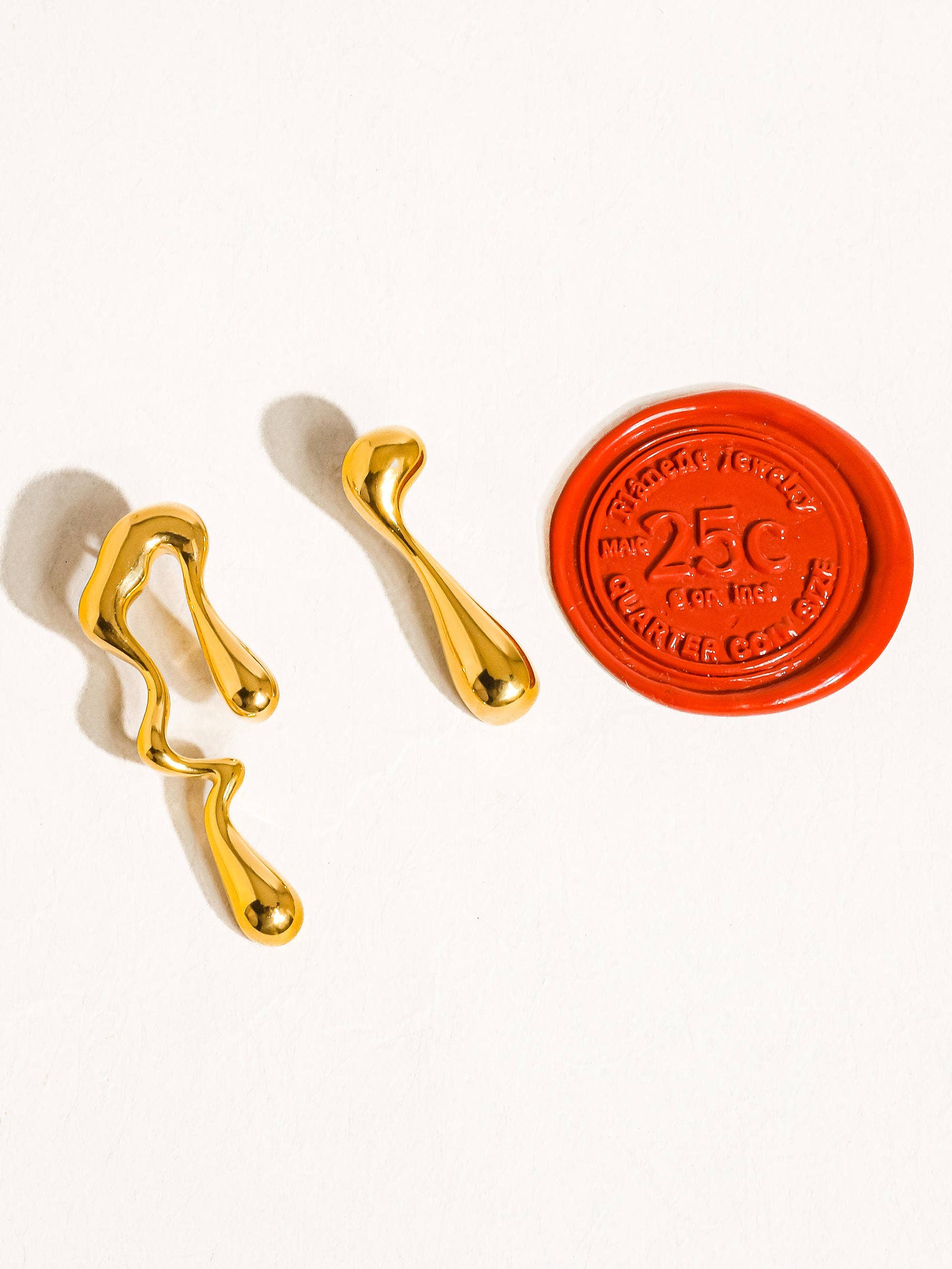 Roma 18K Gold Non-Tarnish Mismatch Melted Earring: Yellow Gold, photo 5 of 6