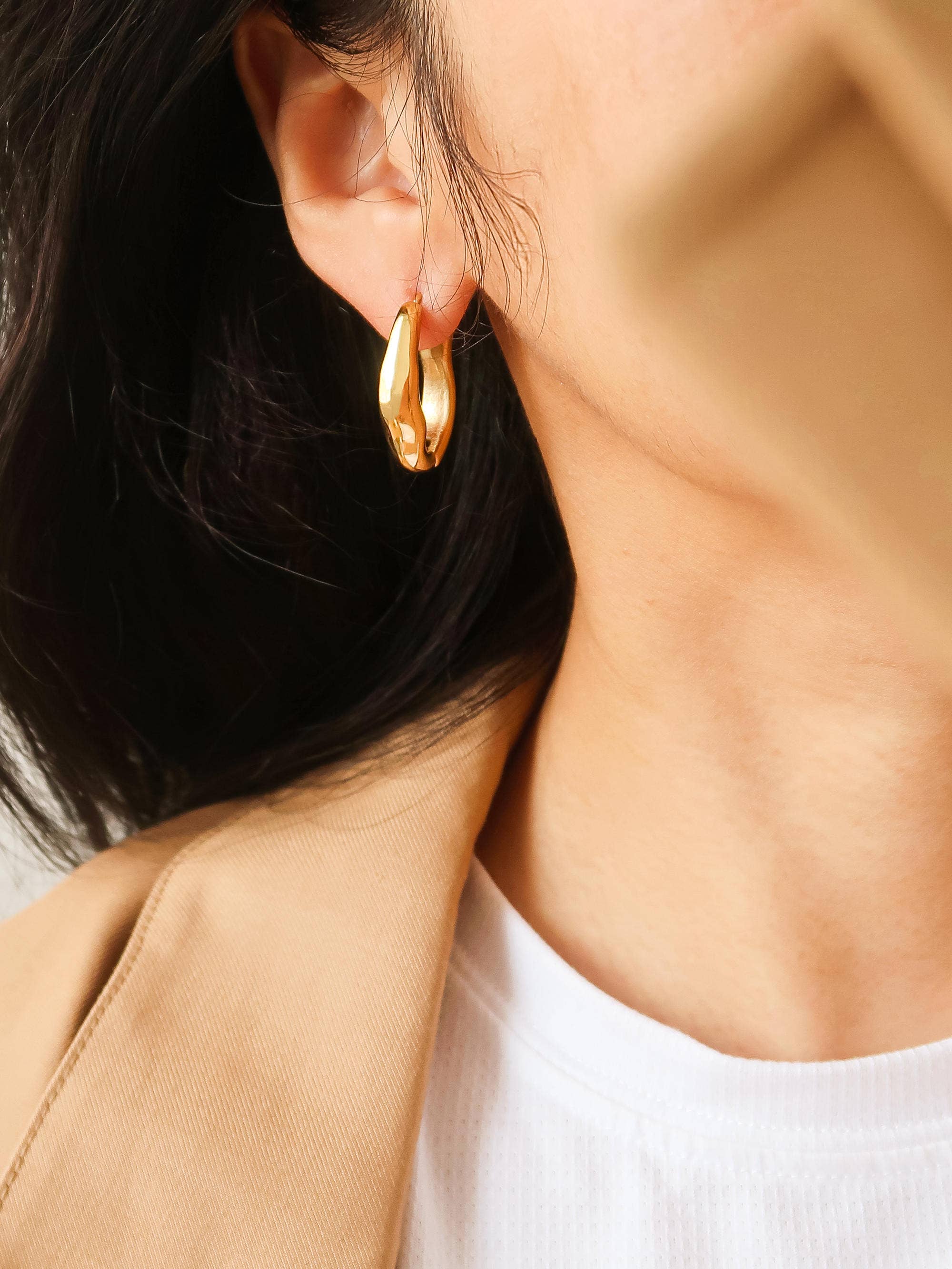 Darcy 18K Gold Non-Tarnish Oval Hoop Earring: Silver, photo 4 of 5