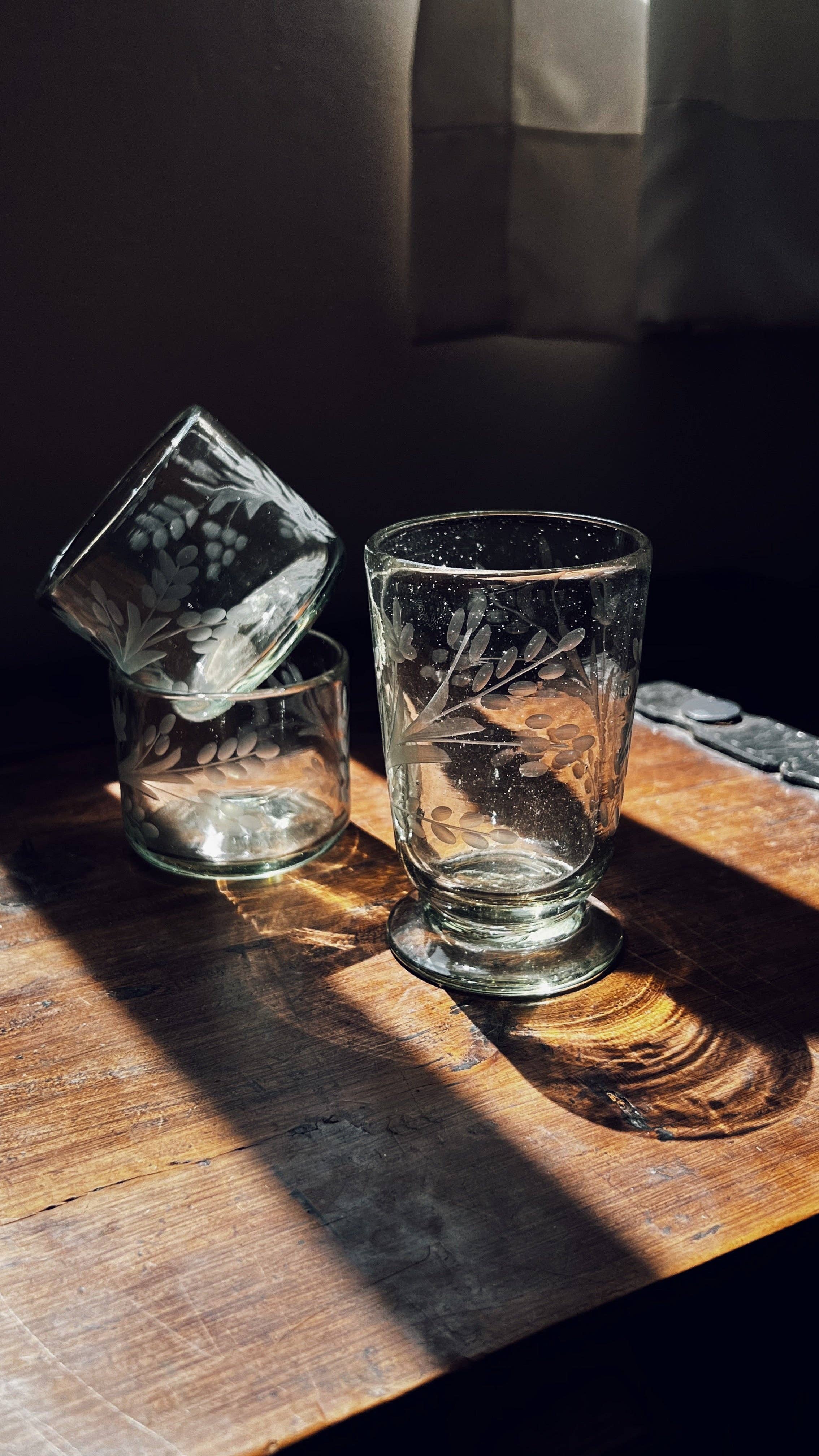 Hand-etched Blown Footed Glass: Wine Glass, photo 6 of 7