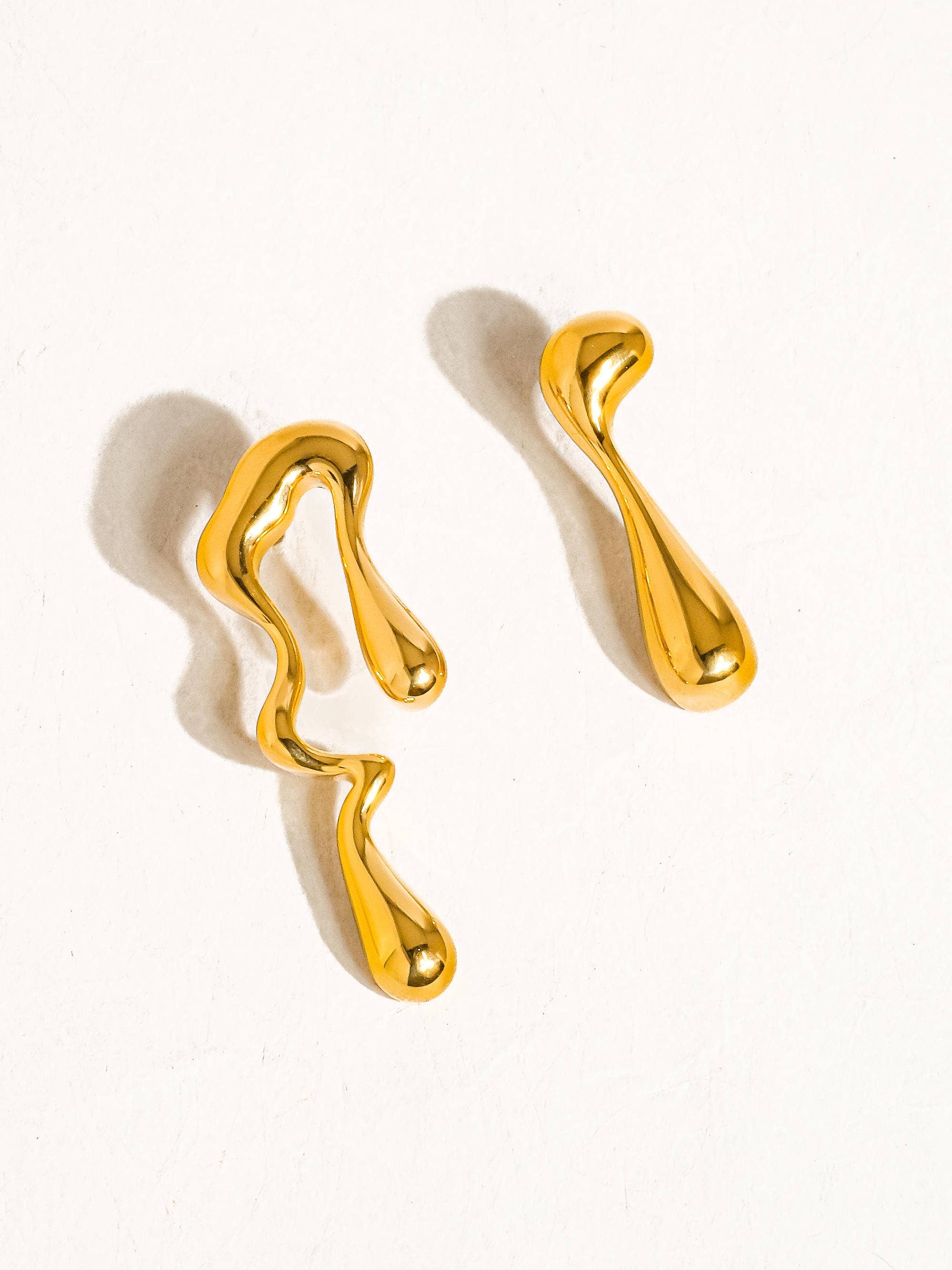 Roma 18K Gold Non-Tarnish Mismatch Melted Earring: Silver, photo 4 of 6