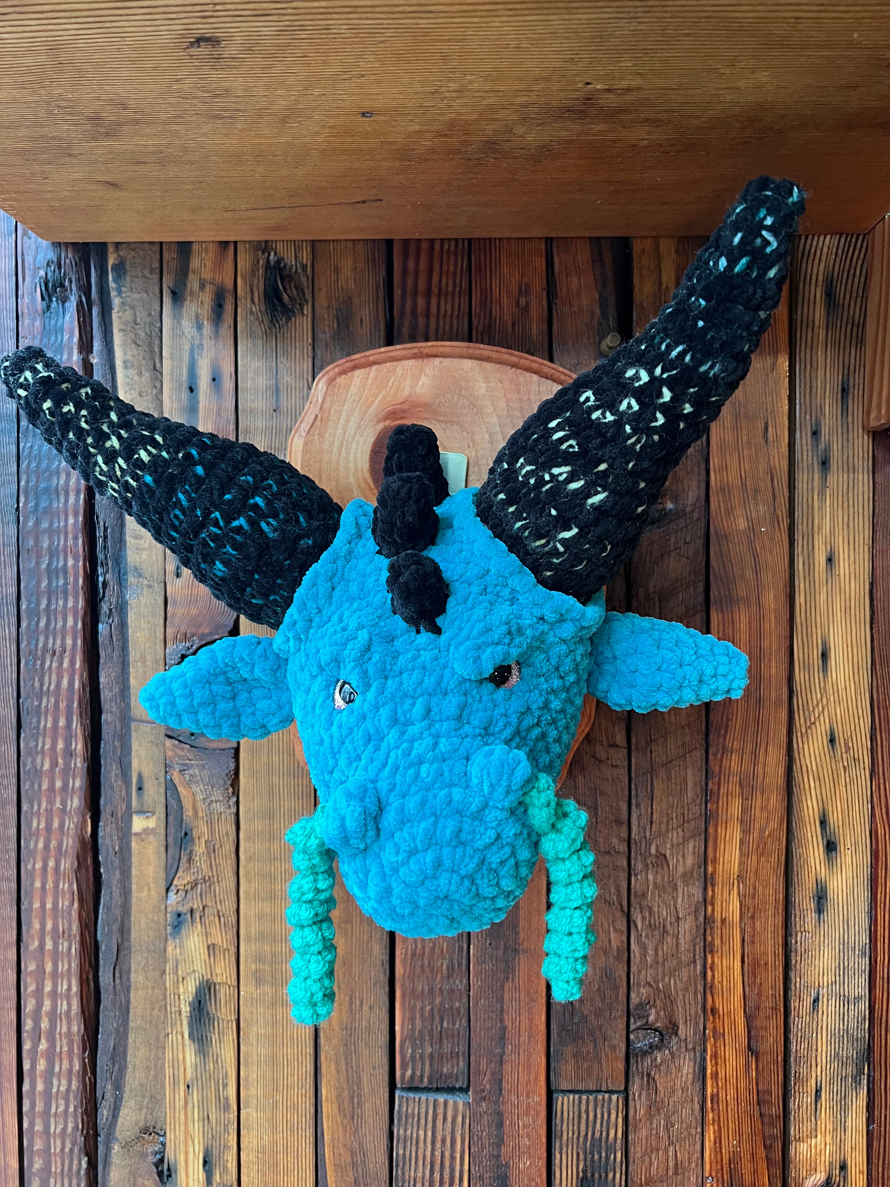 Wall mounted dragon