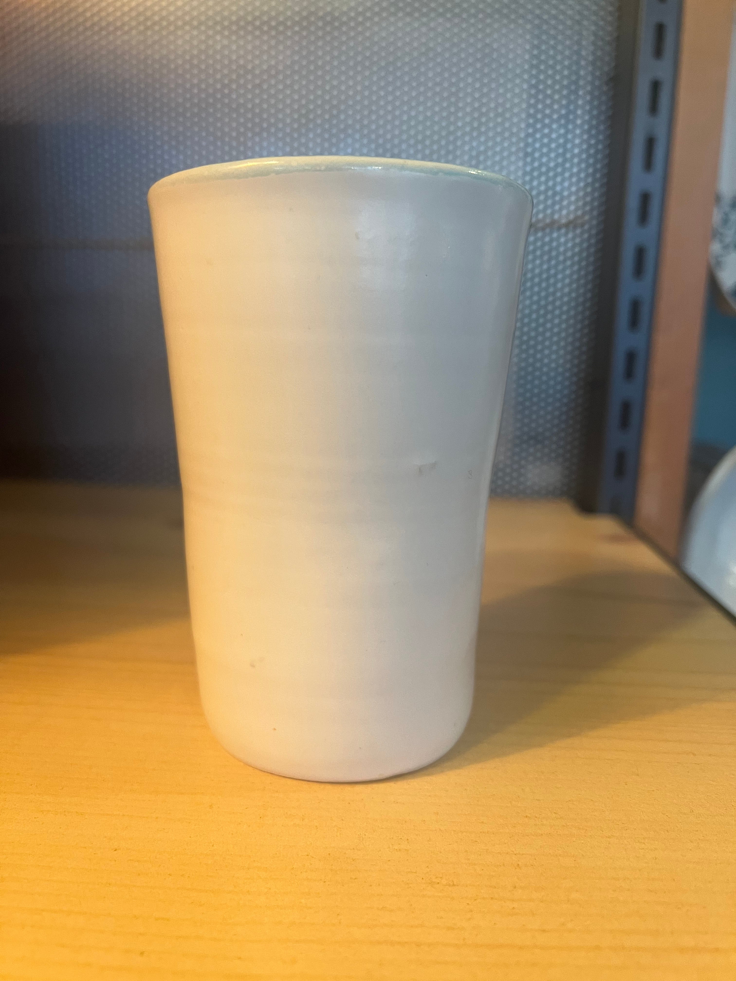 Tall cup w/blue rim